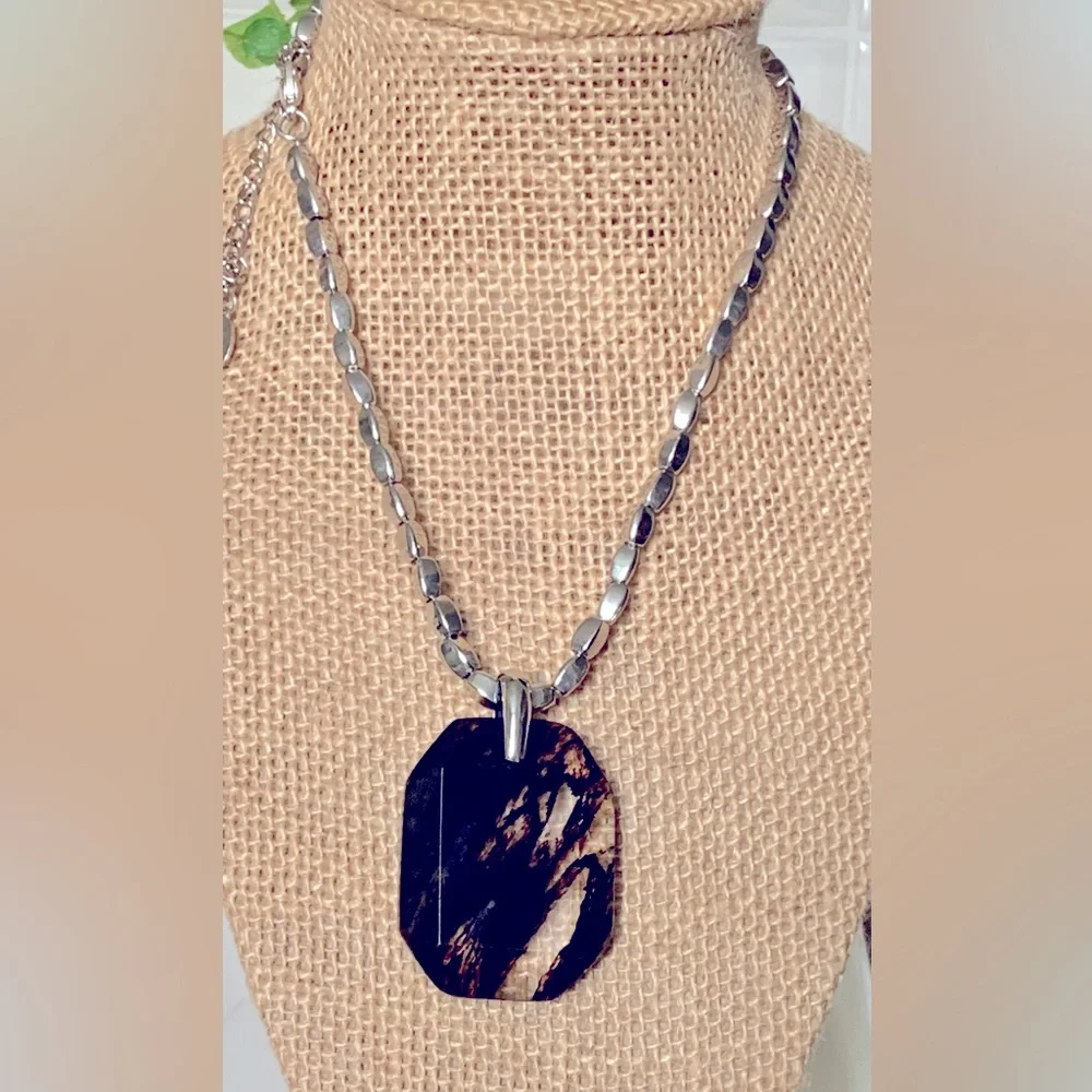 🤎 NWT Marbled Agate Pendant Necklace with Rectangular Beaded Enamel Chain - Picture 5 of 6